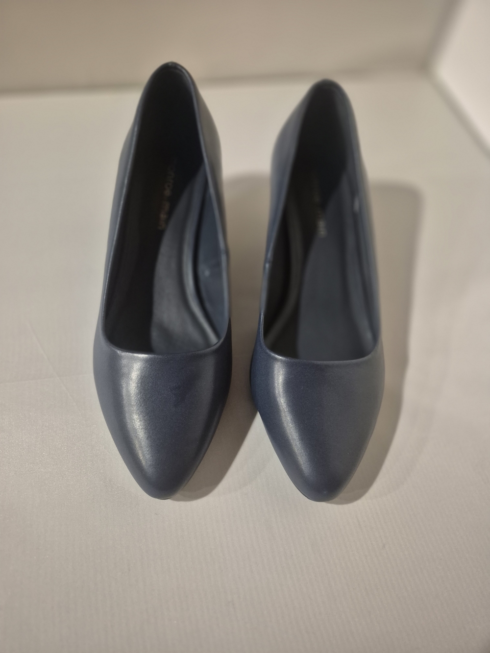 Classic Navy Pointed-Toe Women's Pumps Monroe & Main Size 9 NWOTS